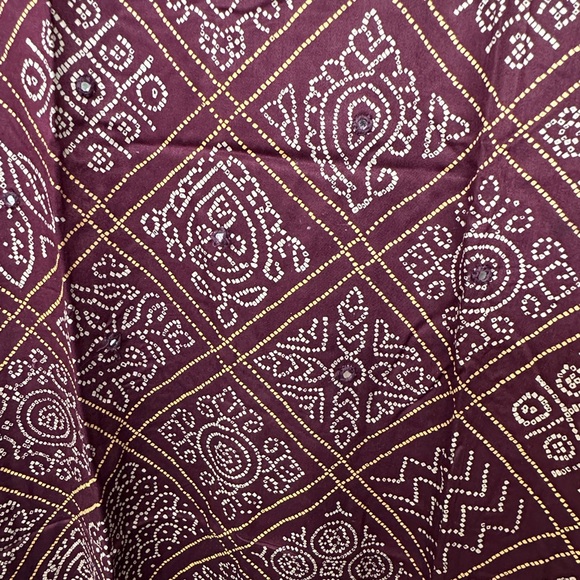 SALE‼️Elegant Maroon Patterned Women's long Tunic. - Picture 2 of 10